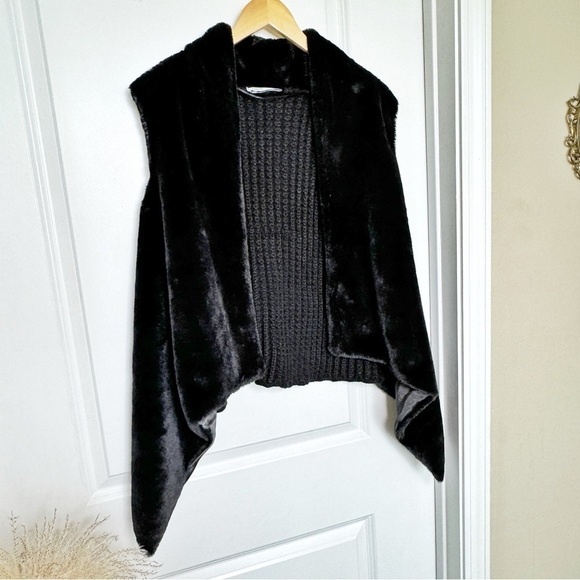 Black Faux Fur Vest Boho Chic Minimalist Layering Piece Knit Back One Size - Picture 3 of 11